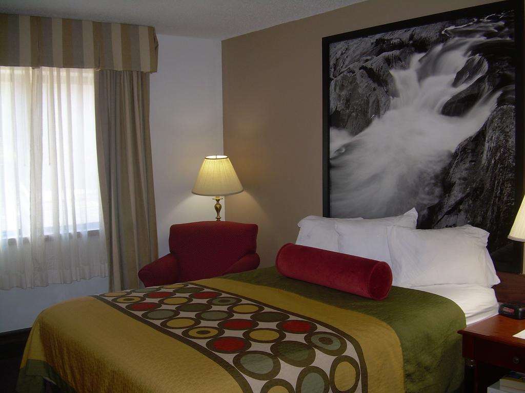 Super 8 By Wyndham Milwaukee Airport Hotel Cameră foto
